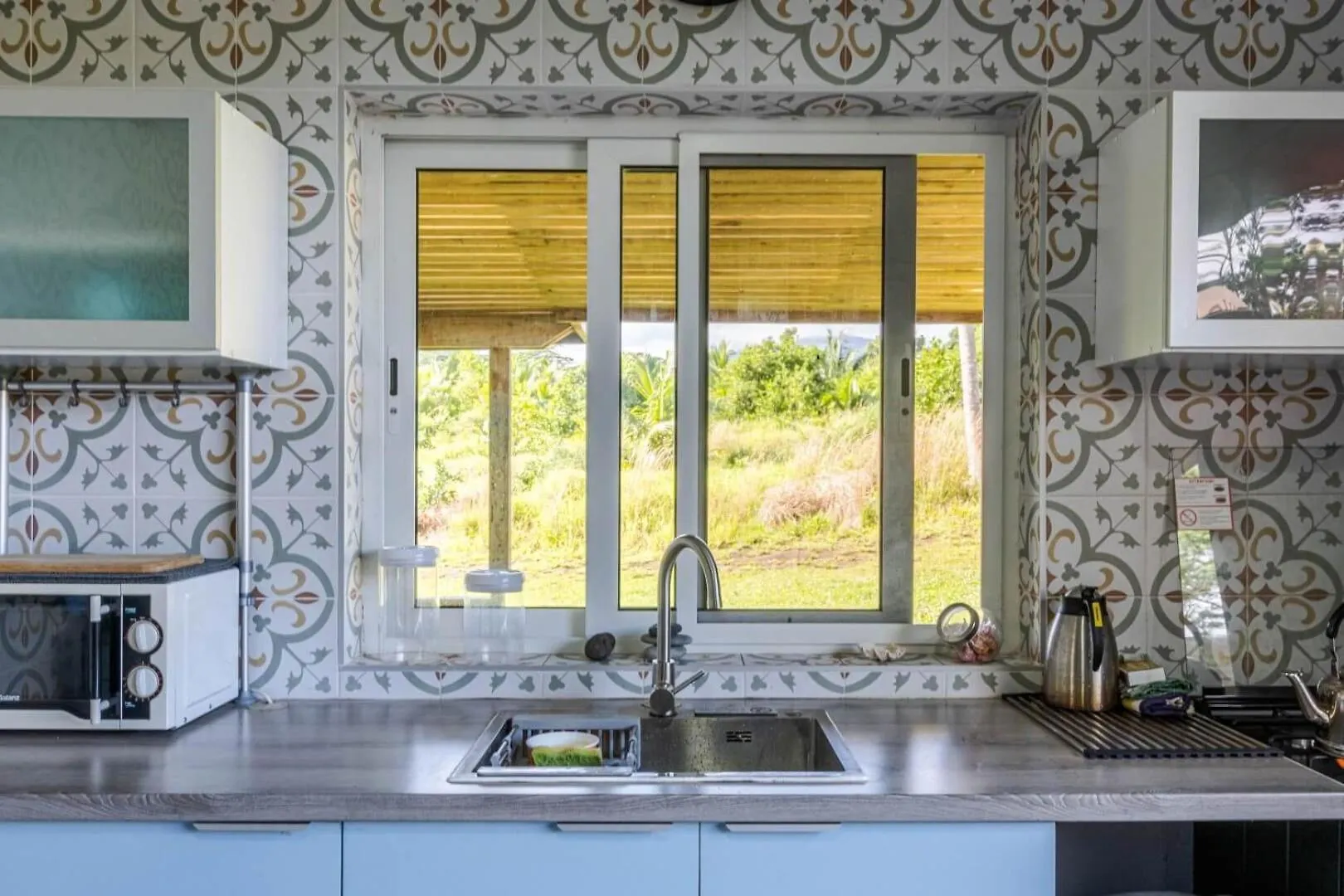 Vai Iti Lodge Afaahiti Bed & Breakfast