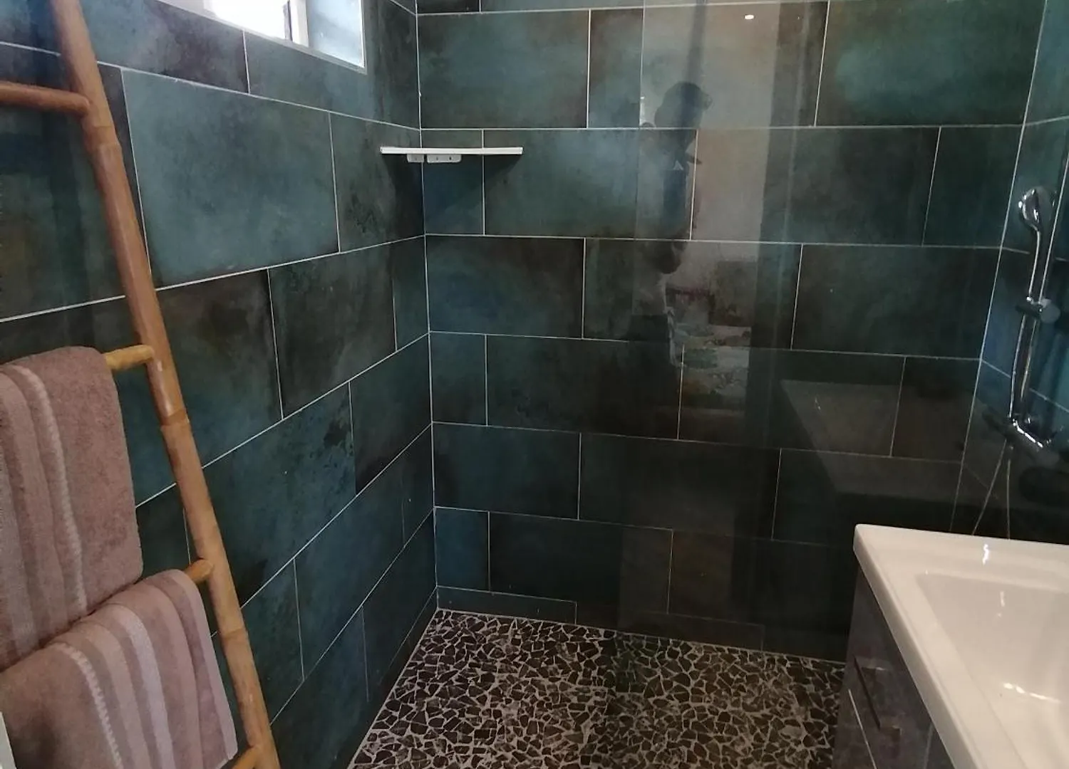 Vai Iti Lodge Afaahiti Bed & Breakfast